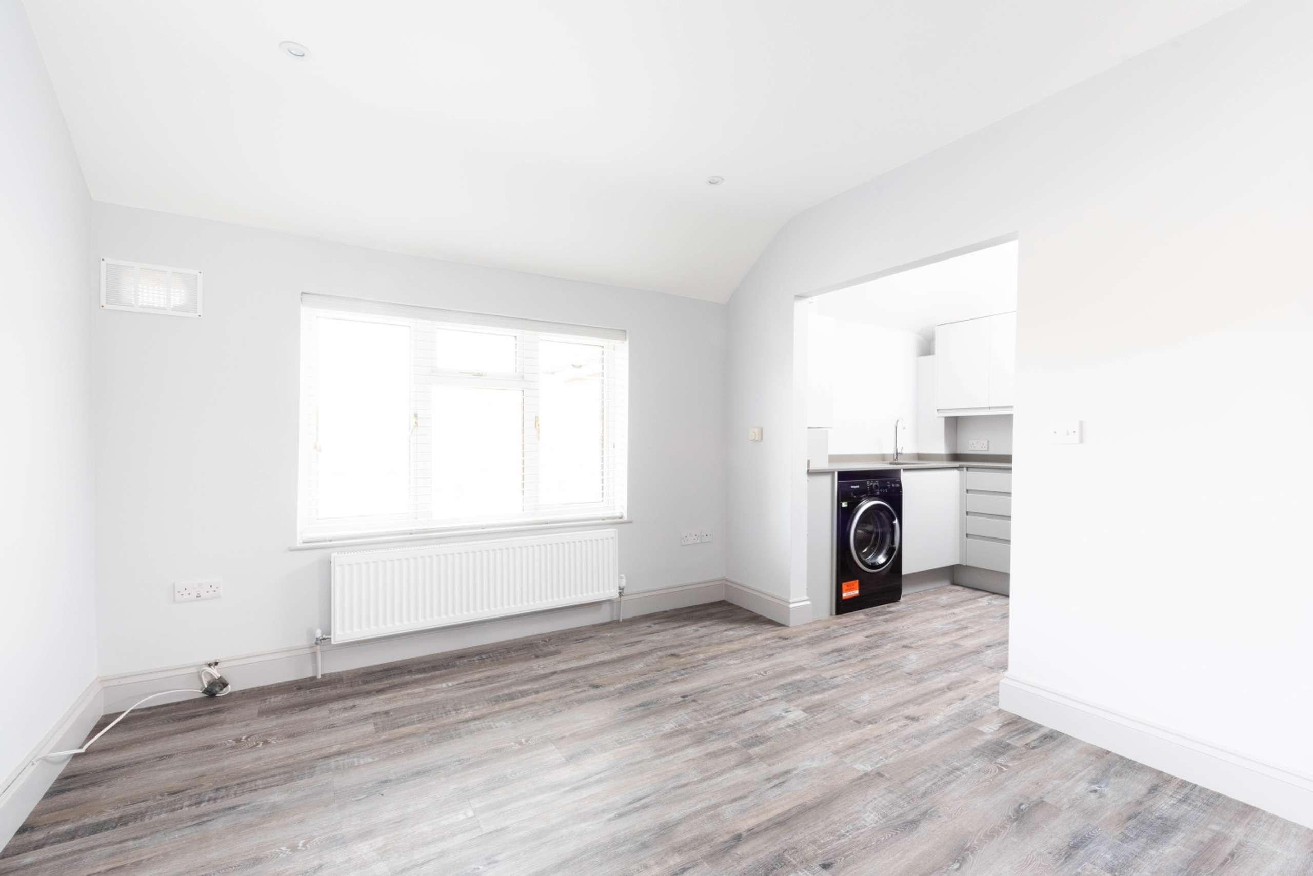 Flat B 99 Copse Lane High-4