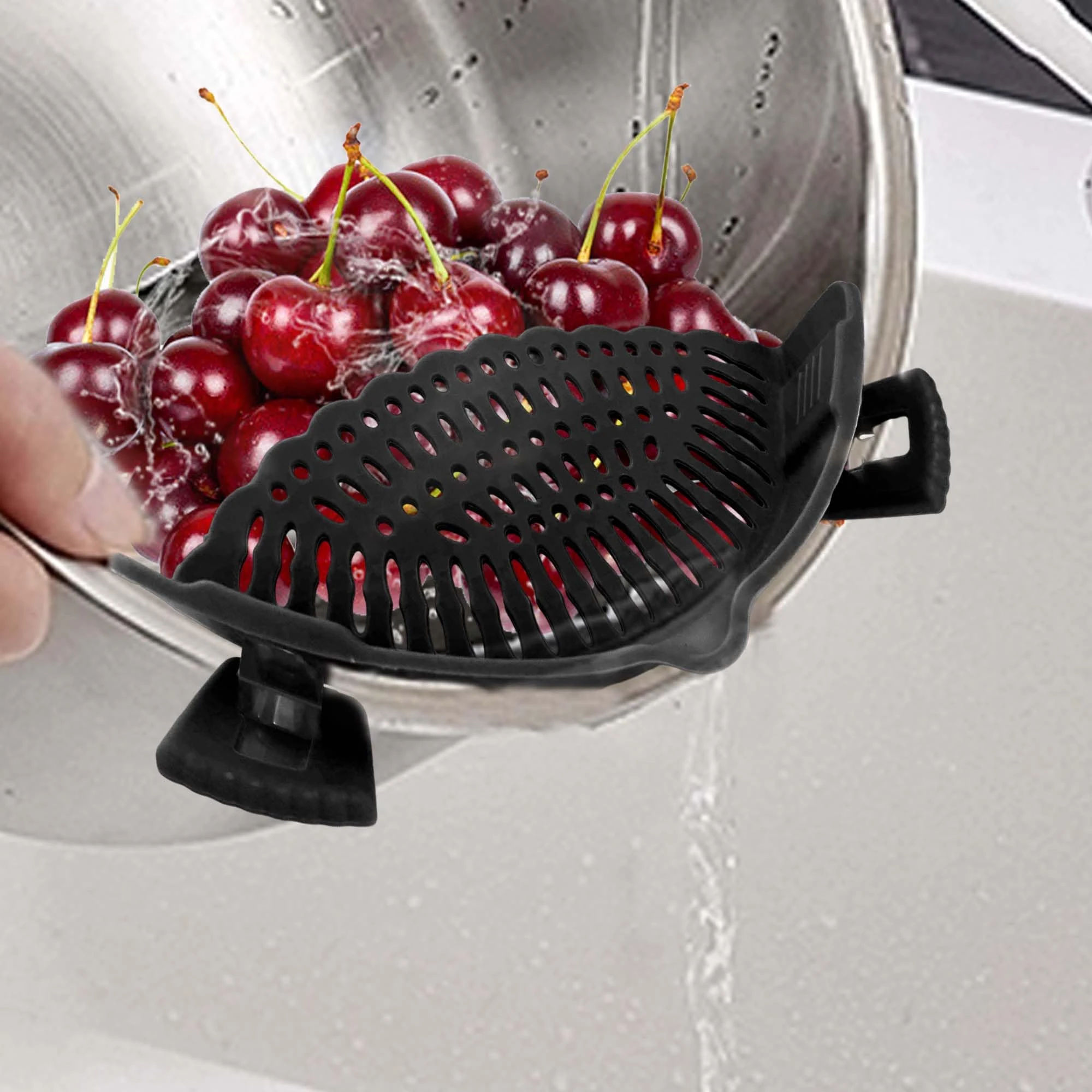 Clip On Strainer Silicone for All Pots and Pans, Pasta Strainer Clip on Food Strainer for Meat Vegetables Fruit Silicone Kitchen Colander - Black
