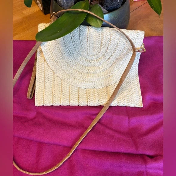 Straw Clutch