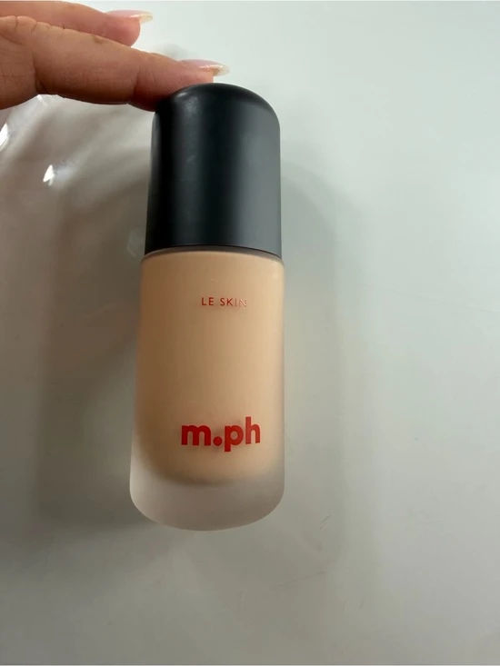 Le Skin Foundation