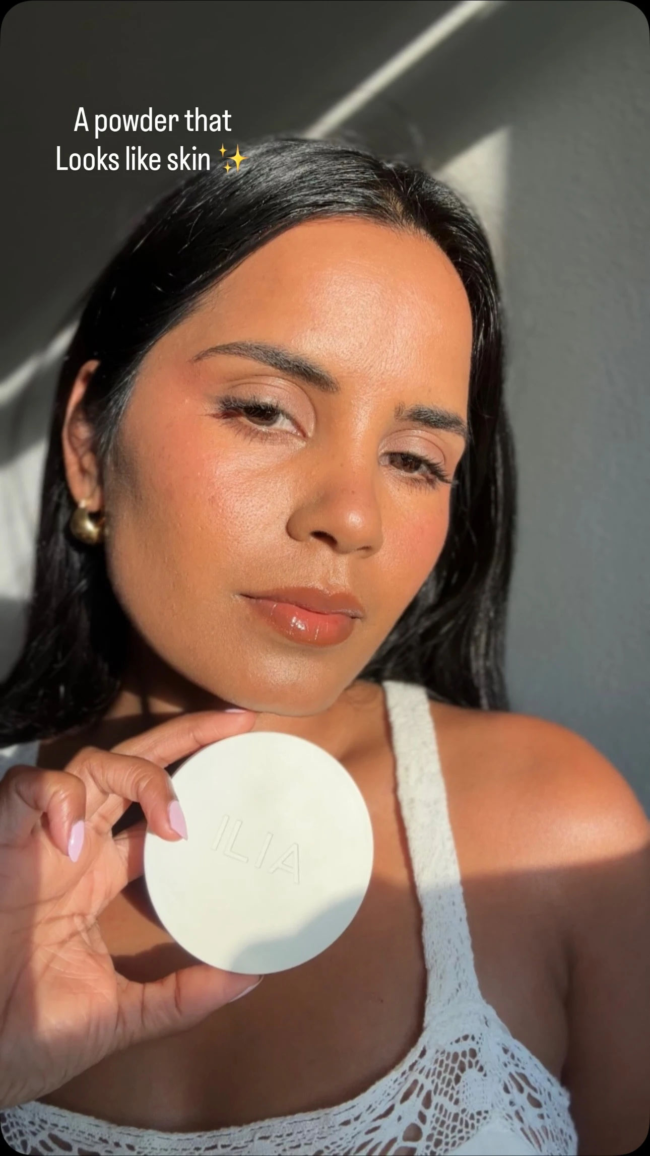 We love makeup that looks like skin, and the NEW ILIA Soft Focus Finishing Powder is perfection. ✨