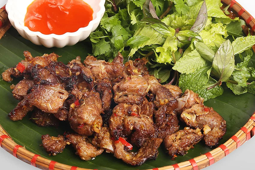 Grilled native pork Moc Chau with firm meat marinated in traditional spices