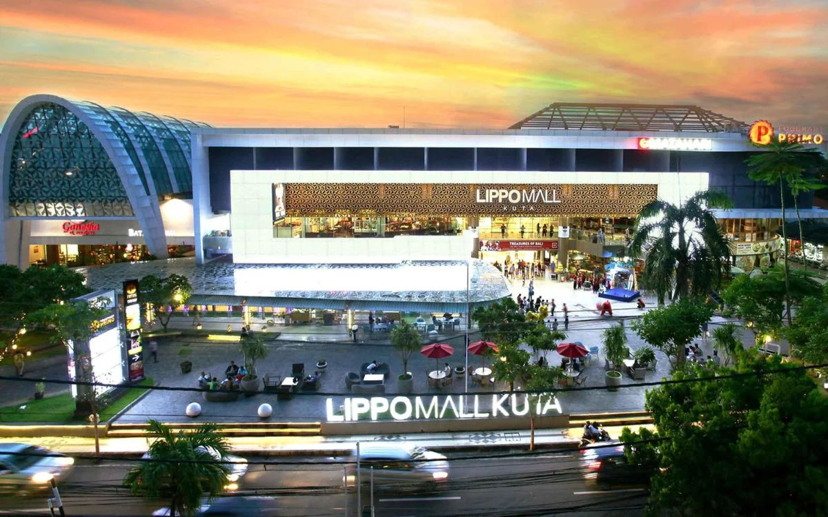 Lippo Mall Kuta is a very popular shopping center among Bali tourists