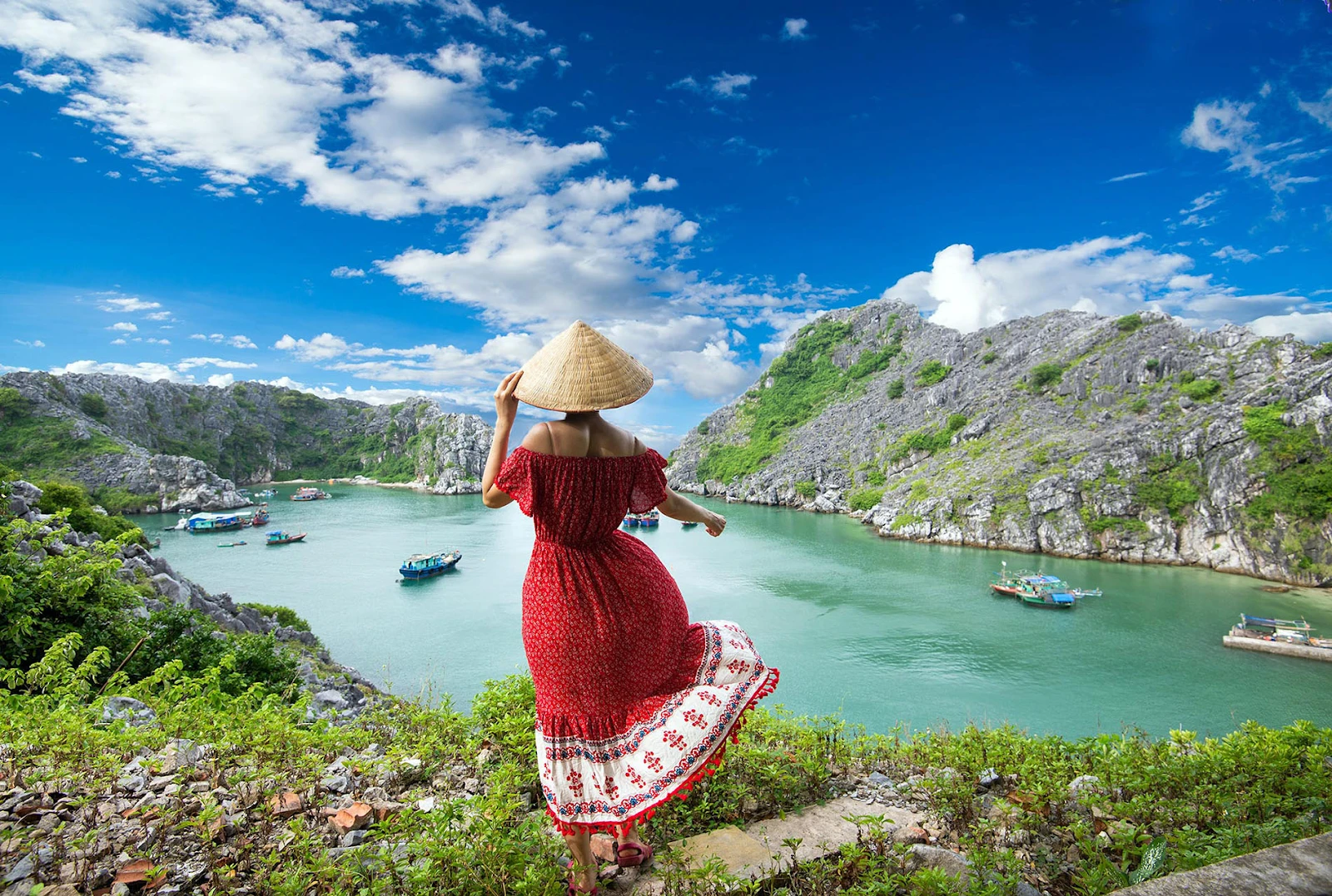 Check-in spot overlooking Lan Ha Bay with limestone islands and emerald water