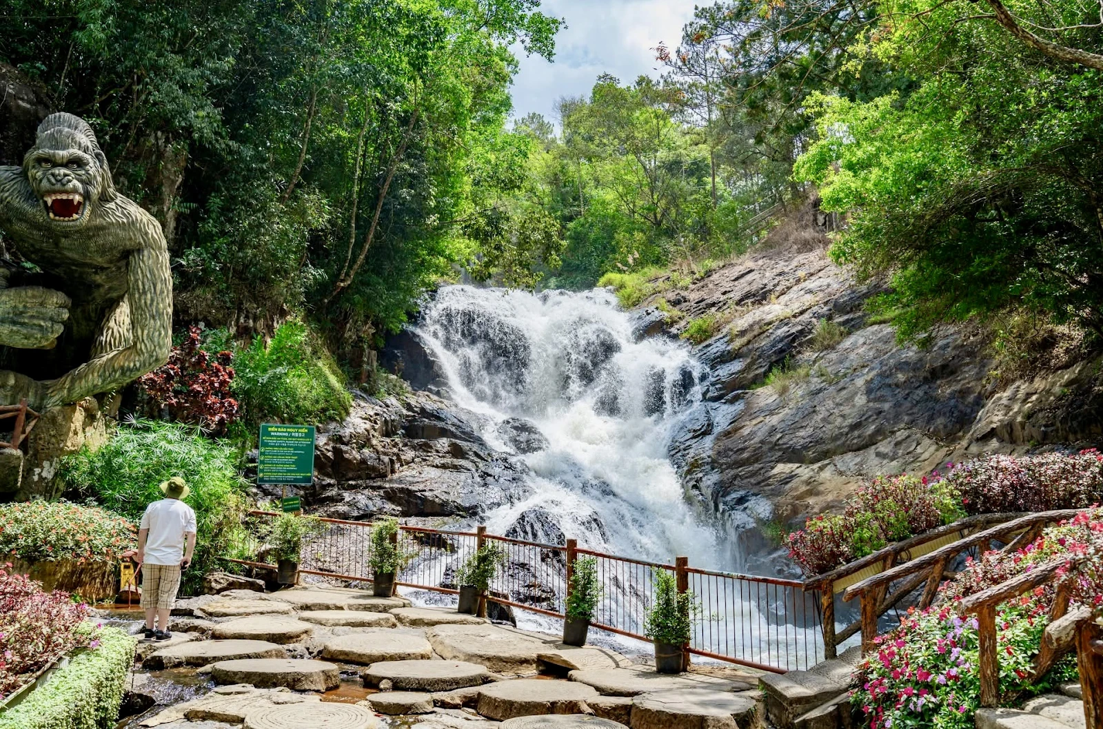 Datanla Waterfall has many Instagram-worthy spots for visitors
