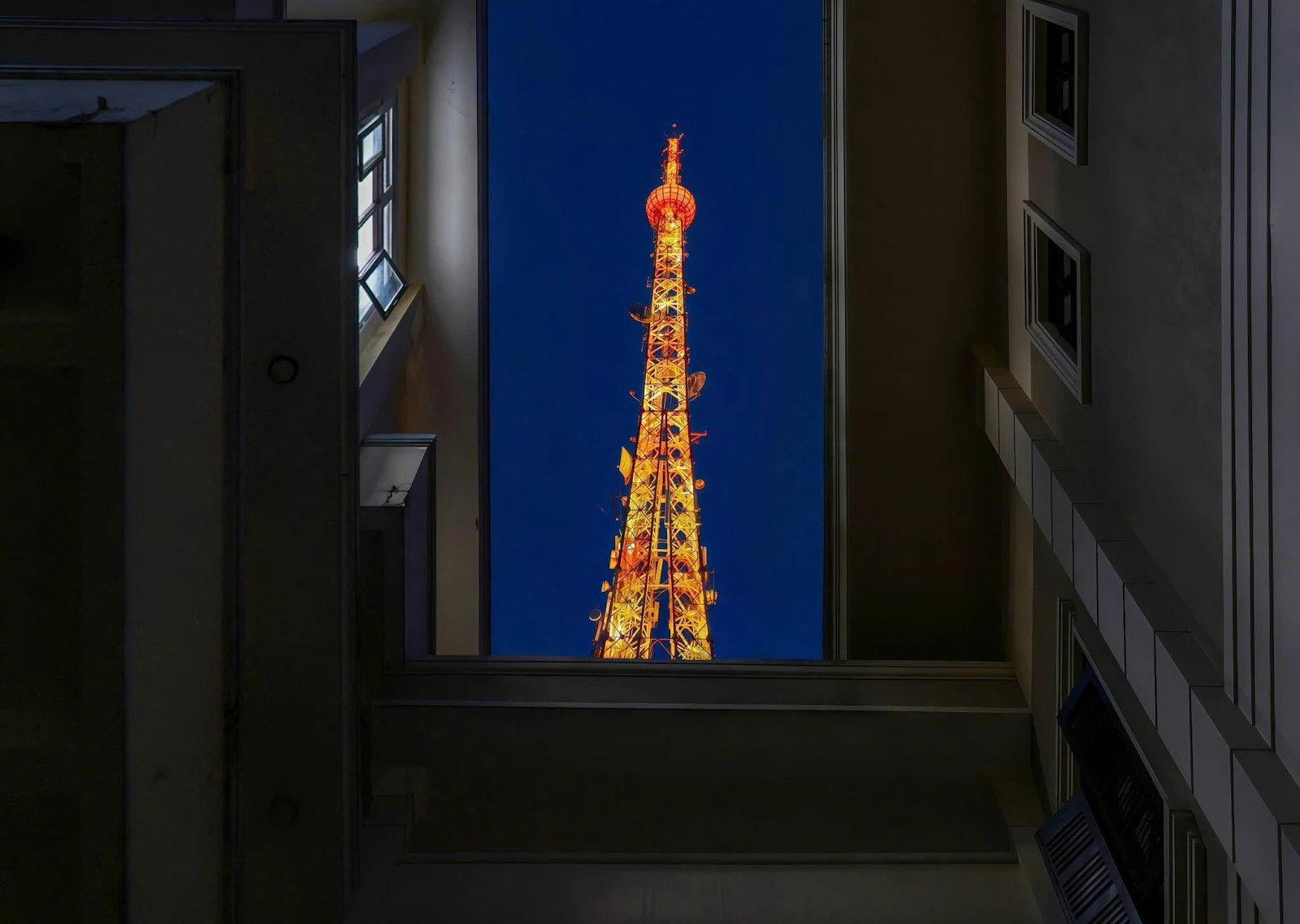An interesting photo angle of the Vinaphone telecommunications tower in Da Lat
