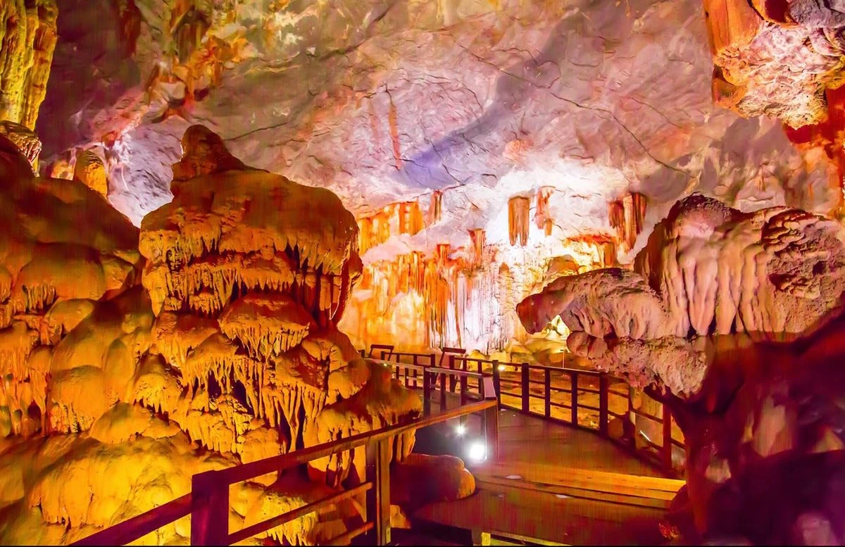 Various stalactite formations inside Thien Cung Cave in Ha Long Bay
