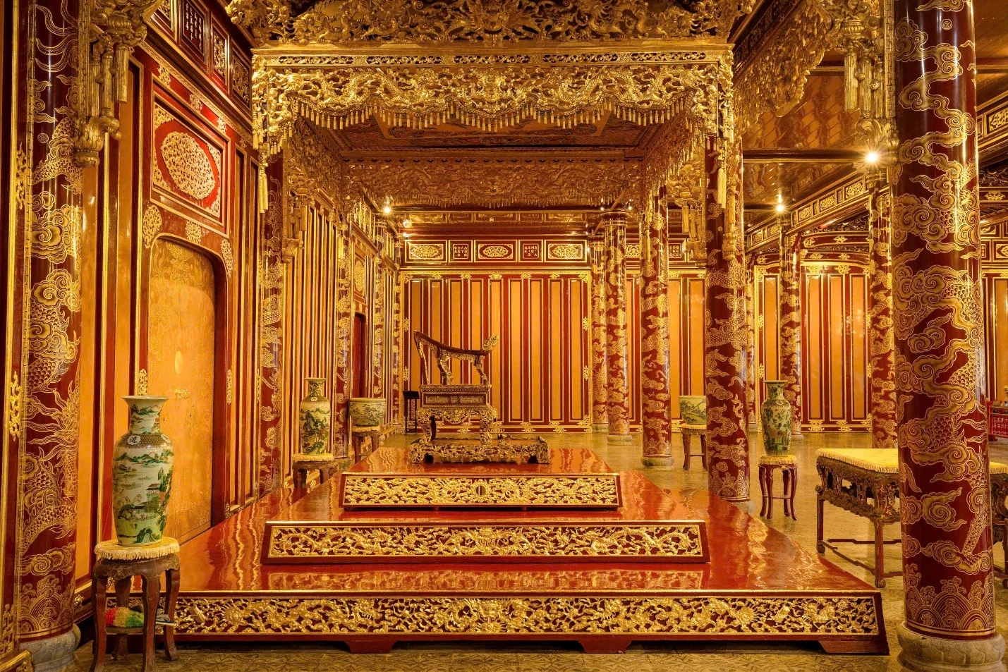 Admiring the magnificent Thai Hoa Palace after restoration