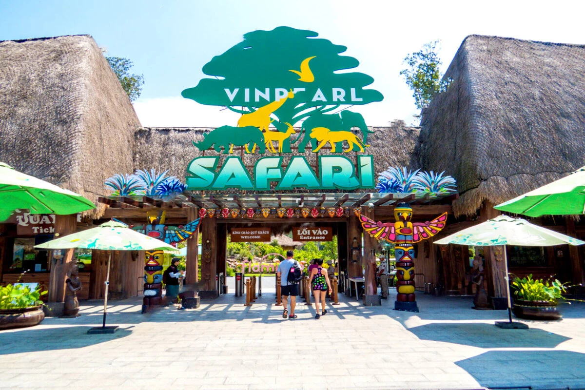 Vinpearl Safari Phú Quốc là vườn thú hoạt động theo mô hình bán hoang dã