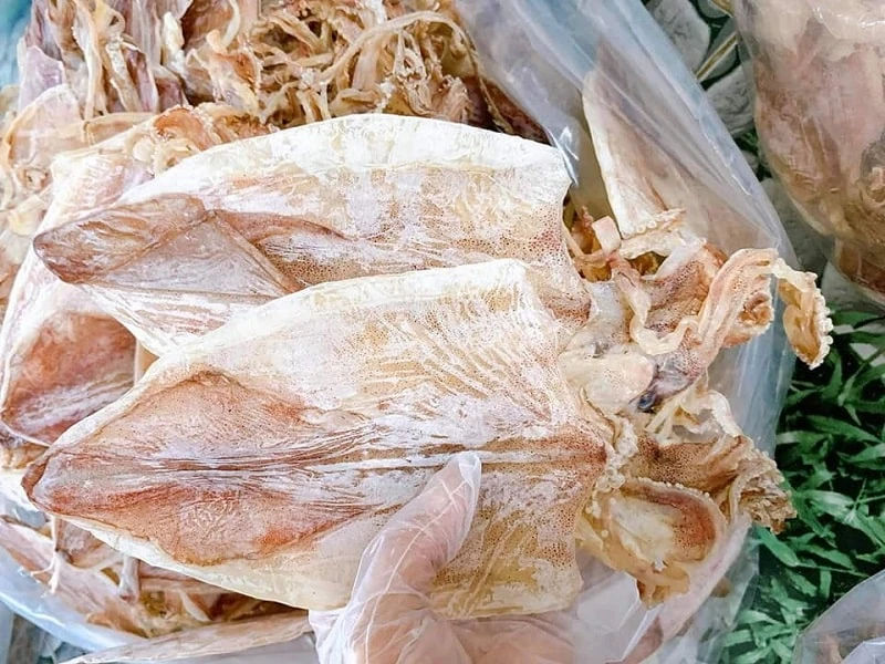 Whole Co To dried squid with thick, high-quality meat