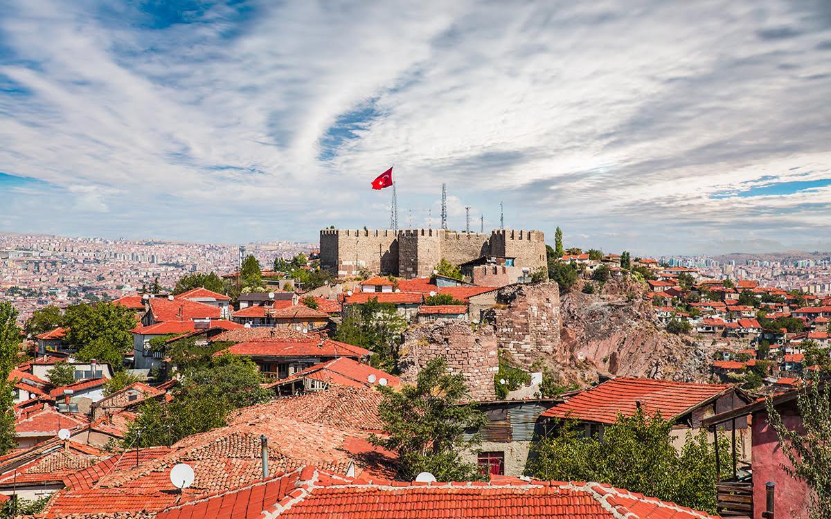 Khám phá Ankara Castle, nơi lưu giữ dấu ấn lịch sử hàng thế kỷ giữa lòng thành phố hiện đại.