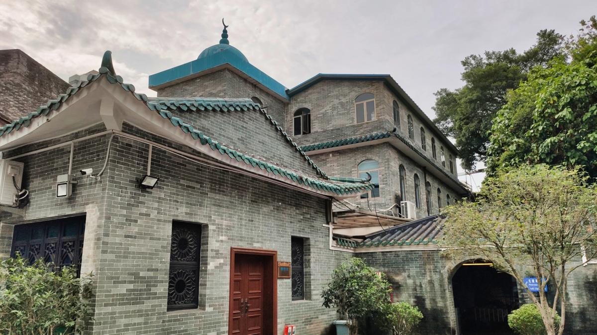 Ancient Islamic architecture with a unique Mingeret tower