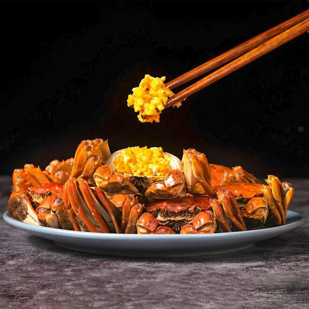 Gạch cua vàng óng, thịt cua ngọt chắc tan chảy trên đầu lưỡi