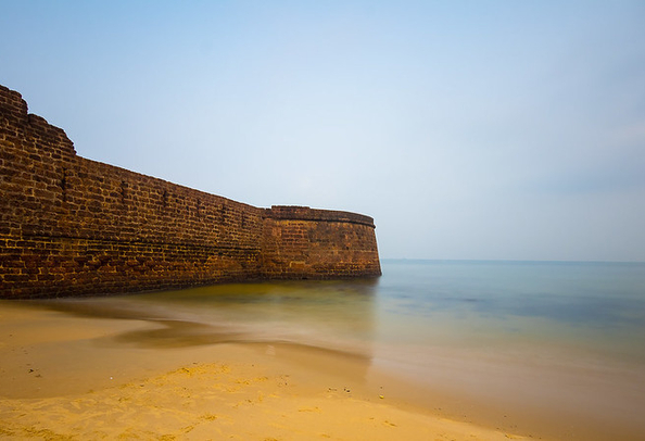 Sinquerim Fort and Beach