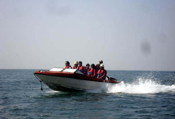 Speed boat