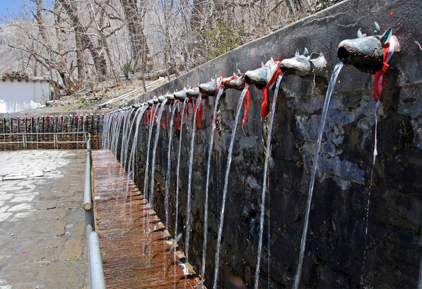 108 holy taps in muktinath jomsom