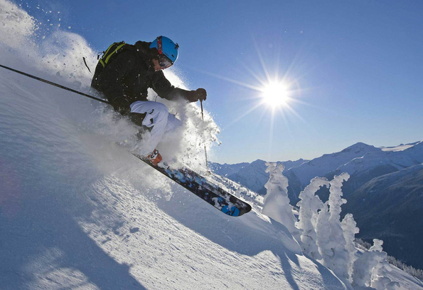 Skiing in Auli