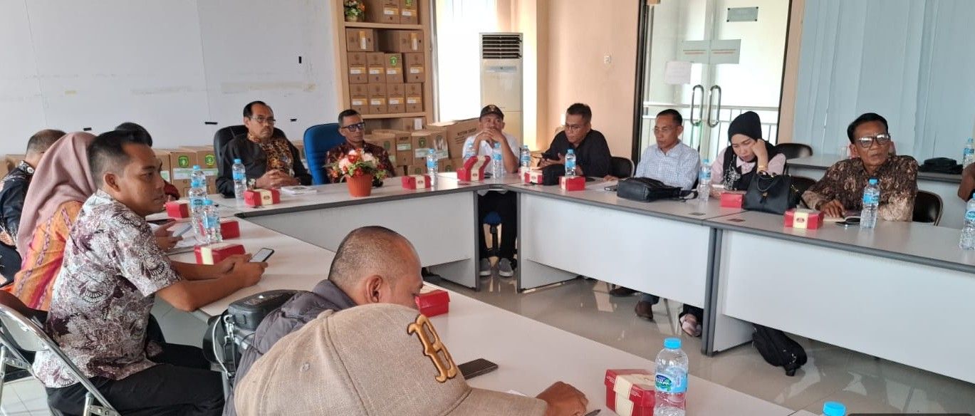 https://ik.imagekit.io/btkurbyn3/Rapat%20Koordinasi%20Fasilitasi%20Pembangunan%20Kebun%20Masyarakat%20Sekitar%20(FPKMS)%203.jpeg