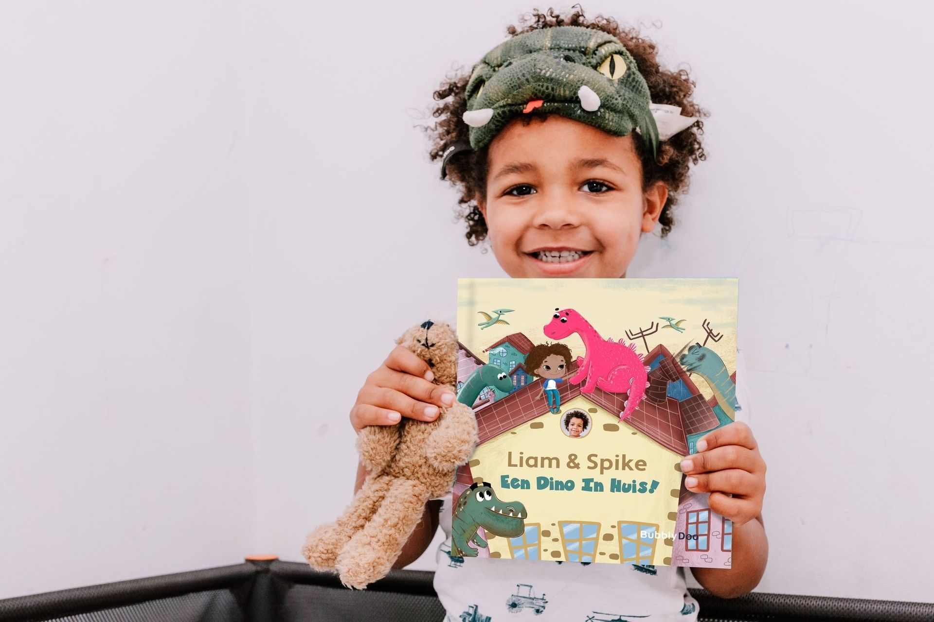 Het kind en hun eigen dino samen in één boek!