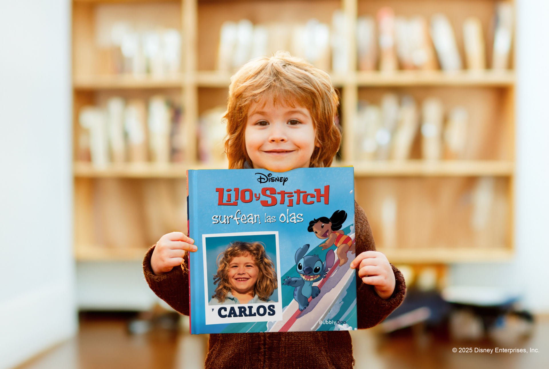 Tu hija o hijo y Lilo y Stitch, juntos en un mismo libro