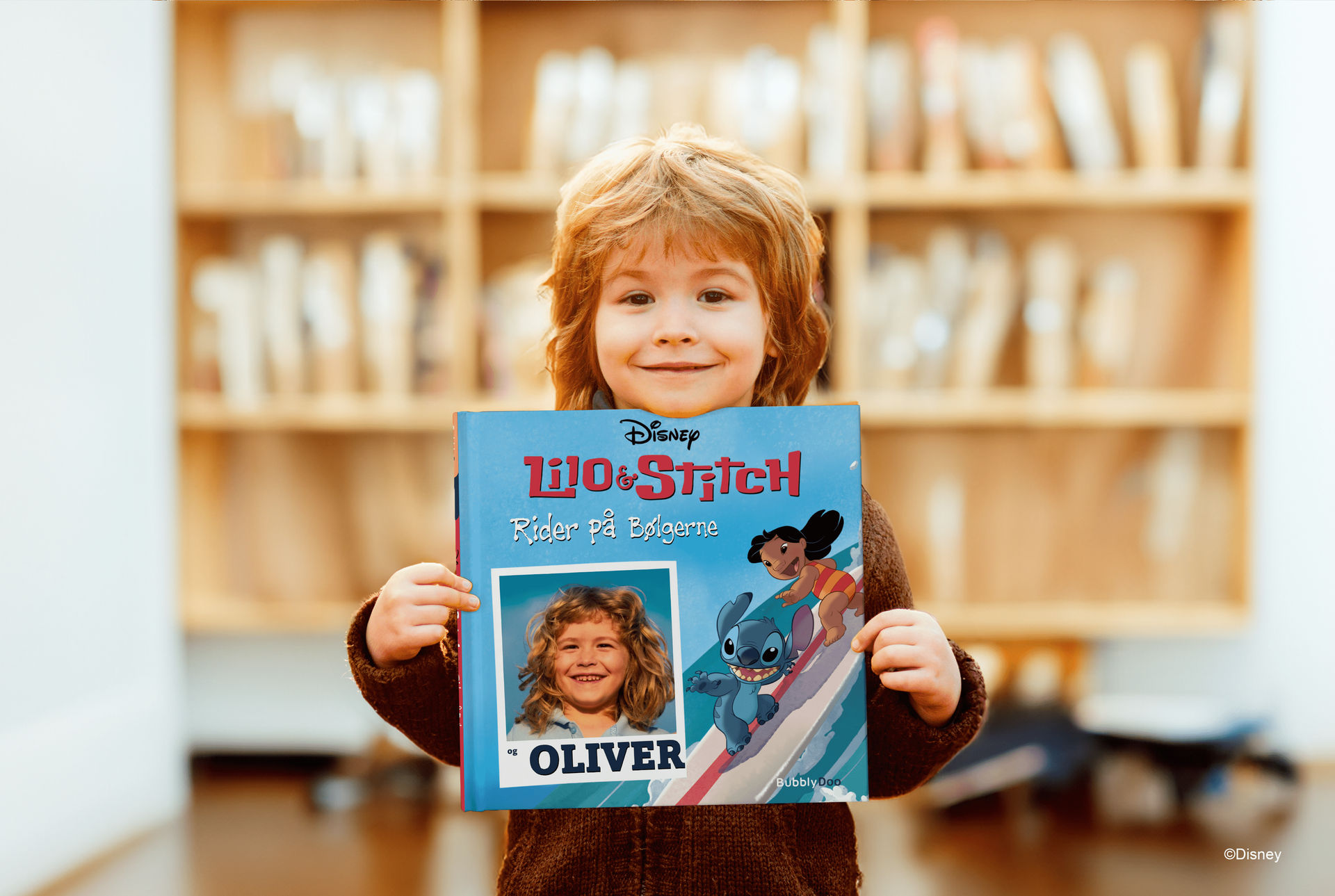 Dit barn sammen med Lilo & Stitch i én historie!