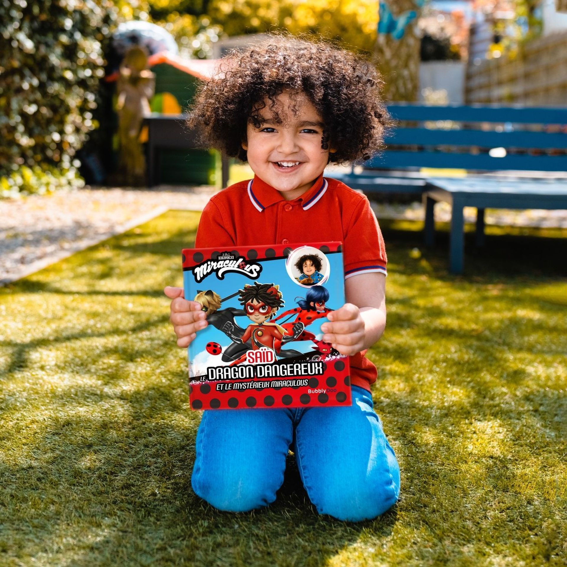 L’enfant, Ladybug et Chat noir sont les personnages principaux de ce livre !
