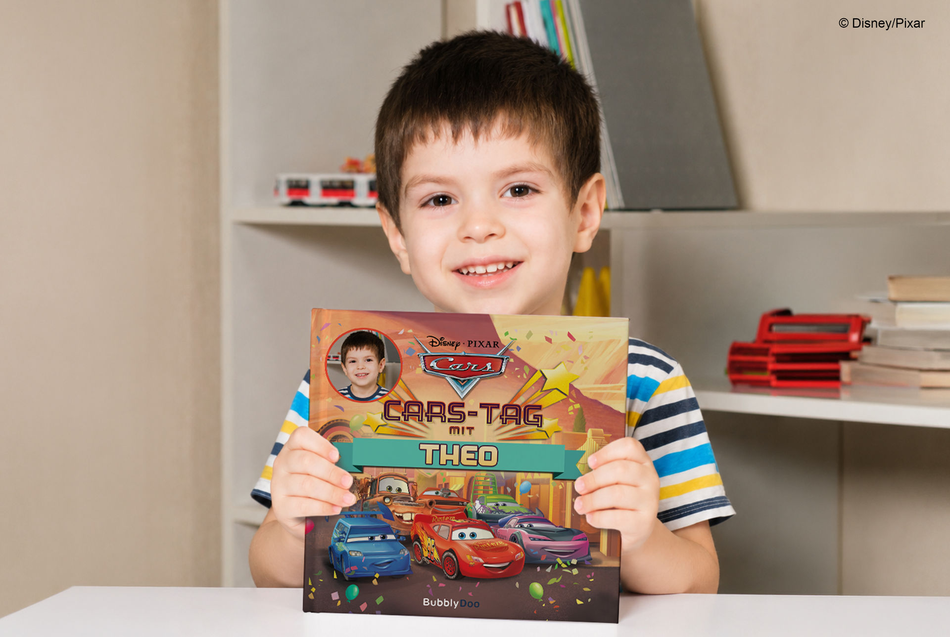 Euer Kind gemeinsam mit Lightning McQueen, Hook und Sally in einer Geschichte!