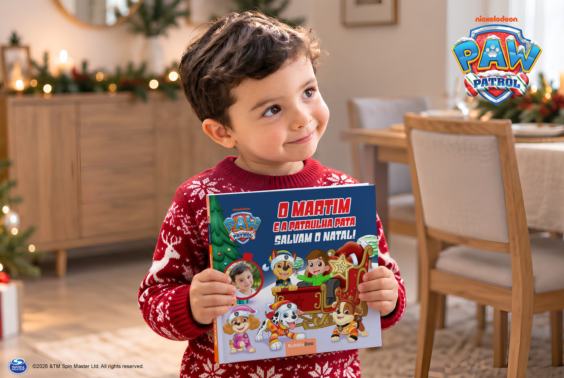 O seu filho, a Patrulha Pata e o Pai Natal juntos num só livro!