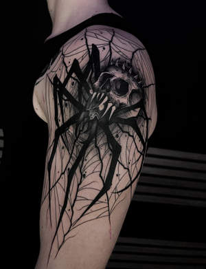 Blackwork Tattoo von Evgeny, BUGGKAT Berlin