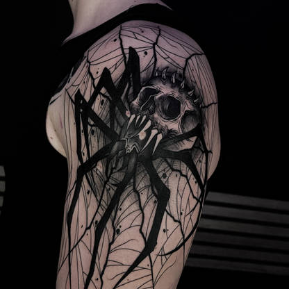 Blackwork Tattoo - BUGGKAT Studio Berlin