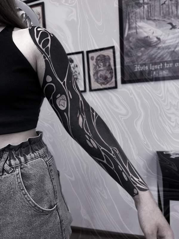 Blackwork Tattoo von Evgeny, BUGGKAT Berlin