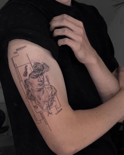 Microrealism Tattoo von KateU — BUGGKAT Studio Berlin