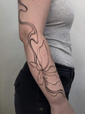 Abstraktion Tattoo von KateU, BUGGKAT Berlin
