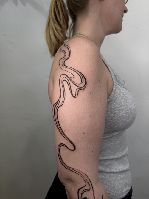 Abstraktes Tattoo von KateU, BUGGKAT Berlin