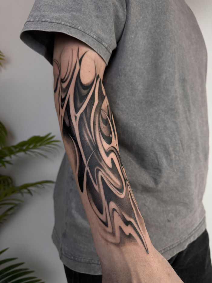 Abstraction Tattoo von KateU — BUGGKAT Studio Berlin