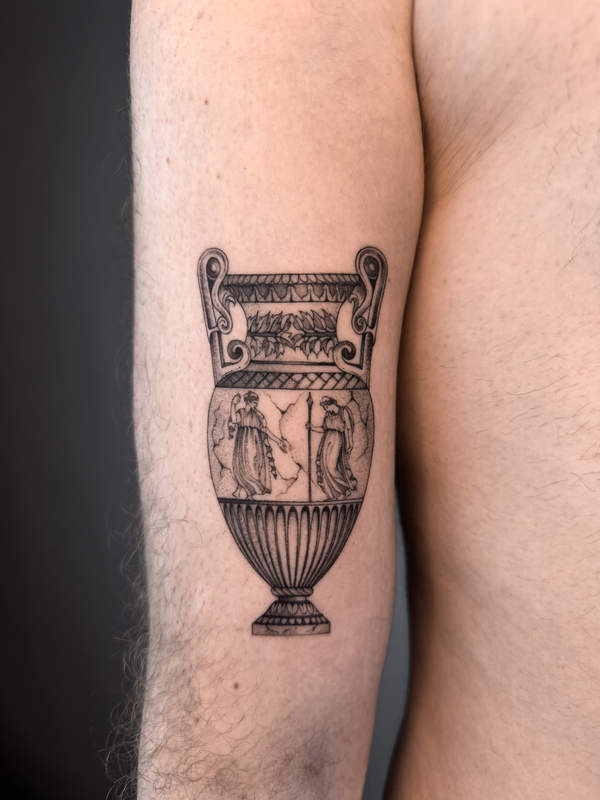 Grafik Tattoo von KateU, BUGGKAT Berlin