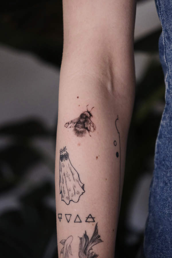 Mikrorealismus Tattoo von Katy, BUGGKAT Berlin