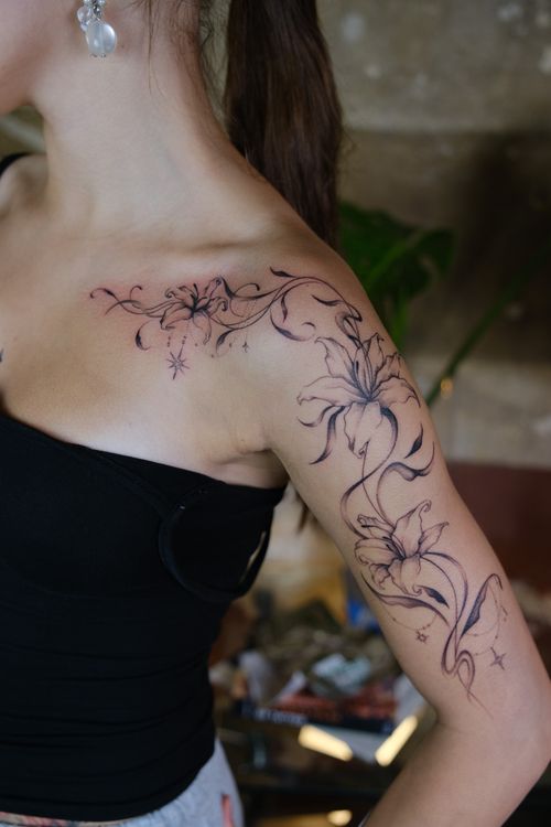 Abstraktes Tattoo von KateU, BUGGKAT Berlin