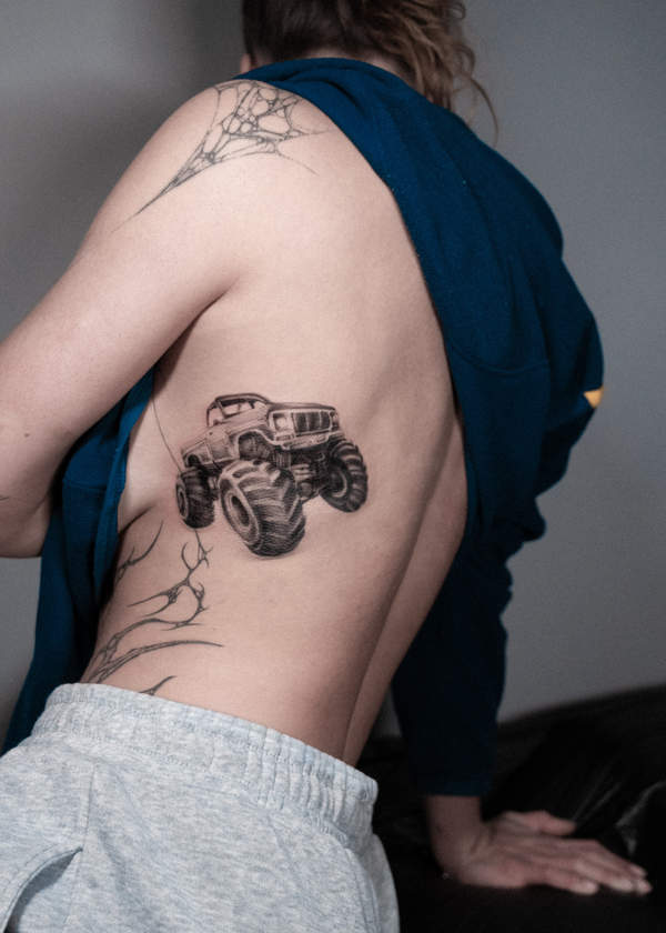 Mikrorealismus Tattoo von Katy, BUGGKAT Berlin