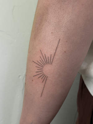 Fineline Tattoo von KateU, BUGGKAT Berlin