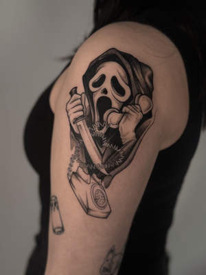 Grafik Tattoo von Anastasia, BUGGKAT Berlin