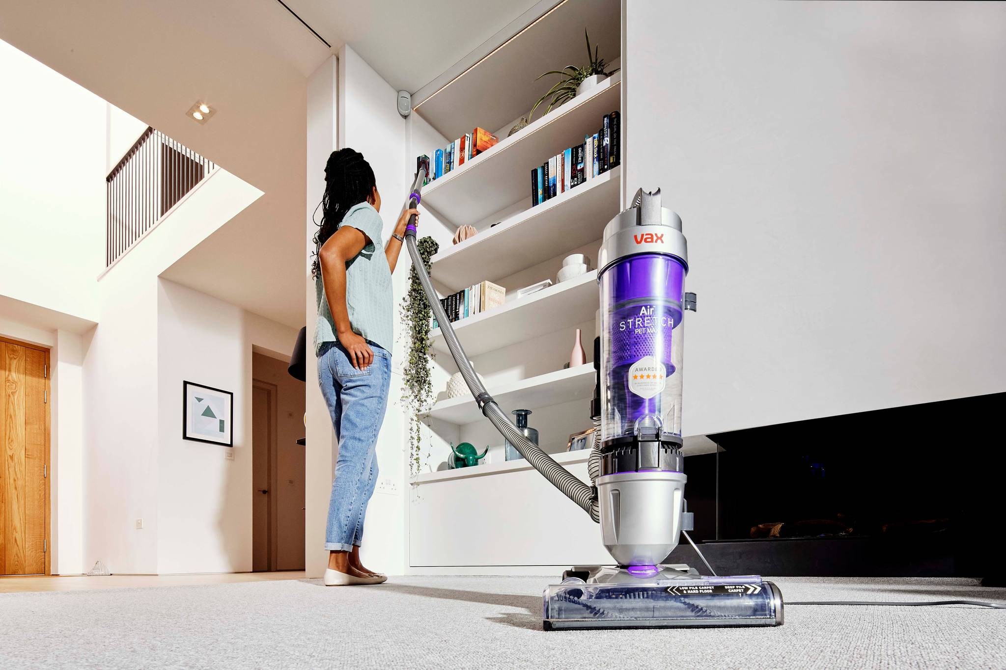 AA - HomePro Web Updates/AAA - New PDP Gallery Content/Corded Vacuums/Air Stretch Pet Max/VAX_Air_Stretch_Pet_Max_-_Stretch_Hose_Up_High