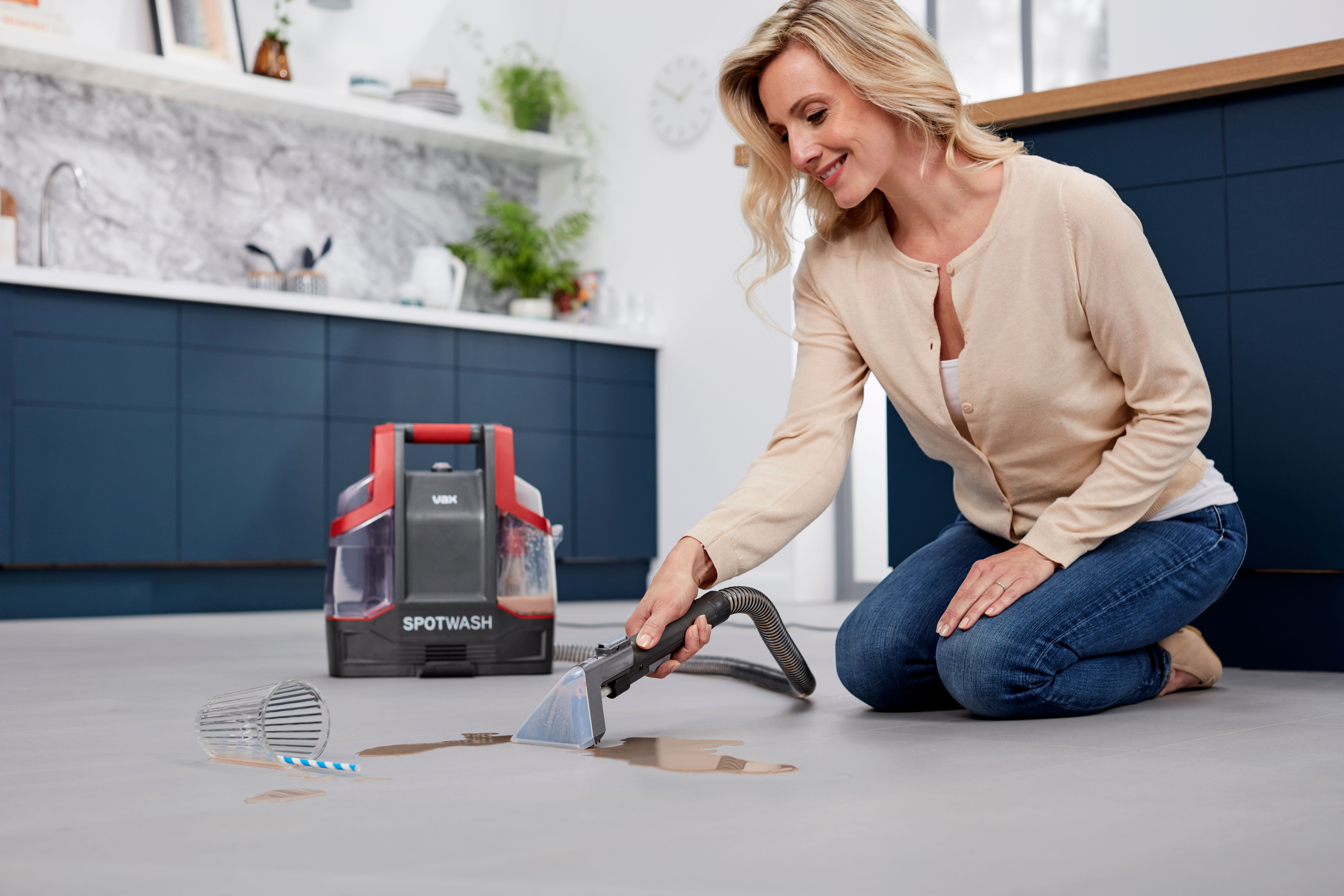 AA - HomePro Web Updates/AAA - New PDP Gallery Content/SpotWash/SpotWash - Red/VAX_SpotWash_-_Hard_Floor_Cleaning
