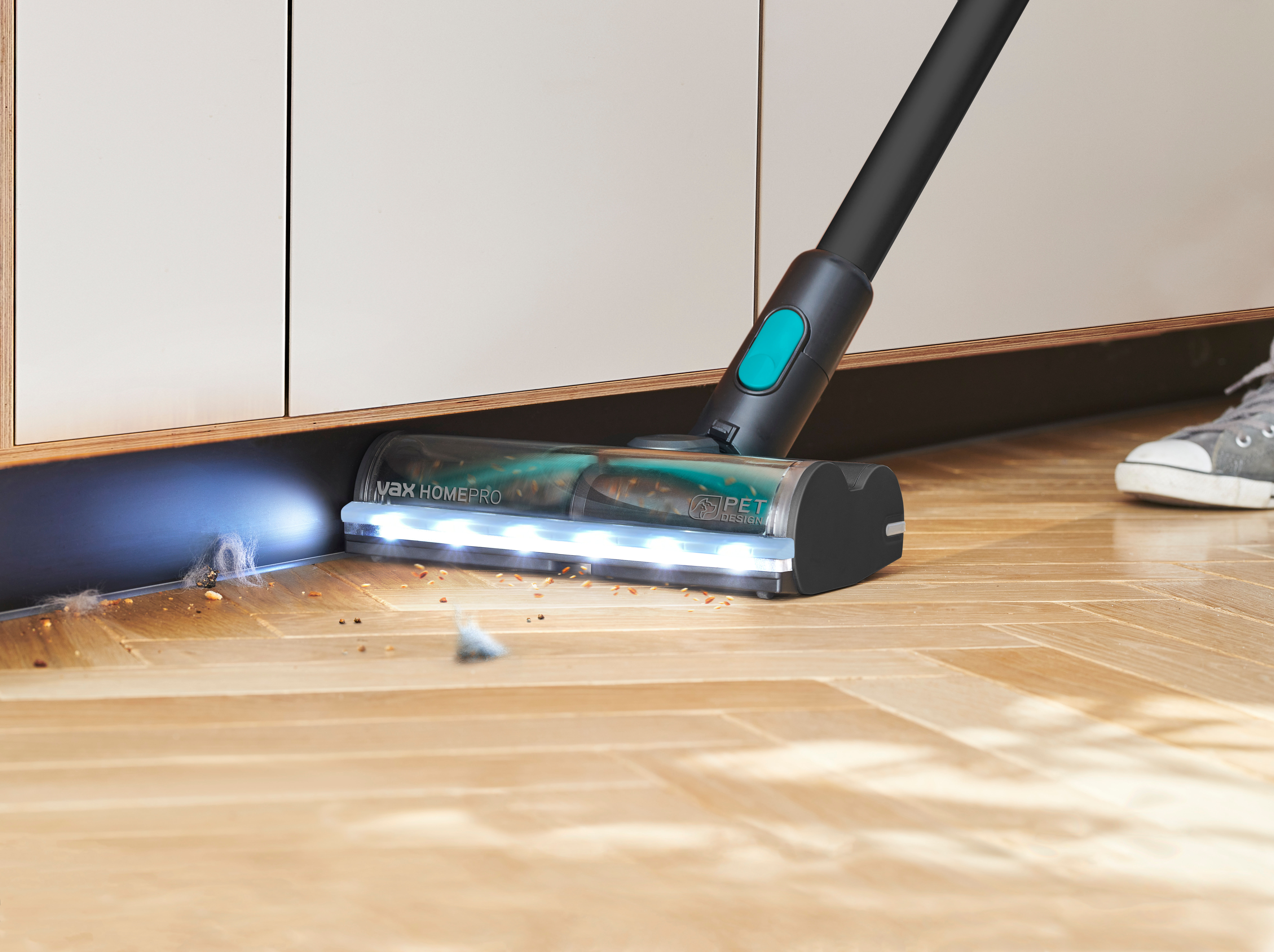 AAAA - HomePro New Product Gallery/HomePro Detect Pet-Design/VAX_HomePro_Detect_Pet-Design_-_Floorhead_LEDs_Furtiture_Skirting_Protection