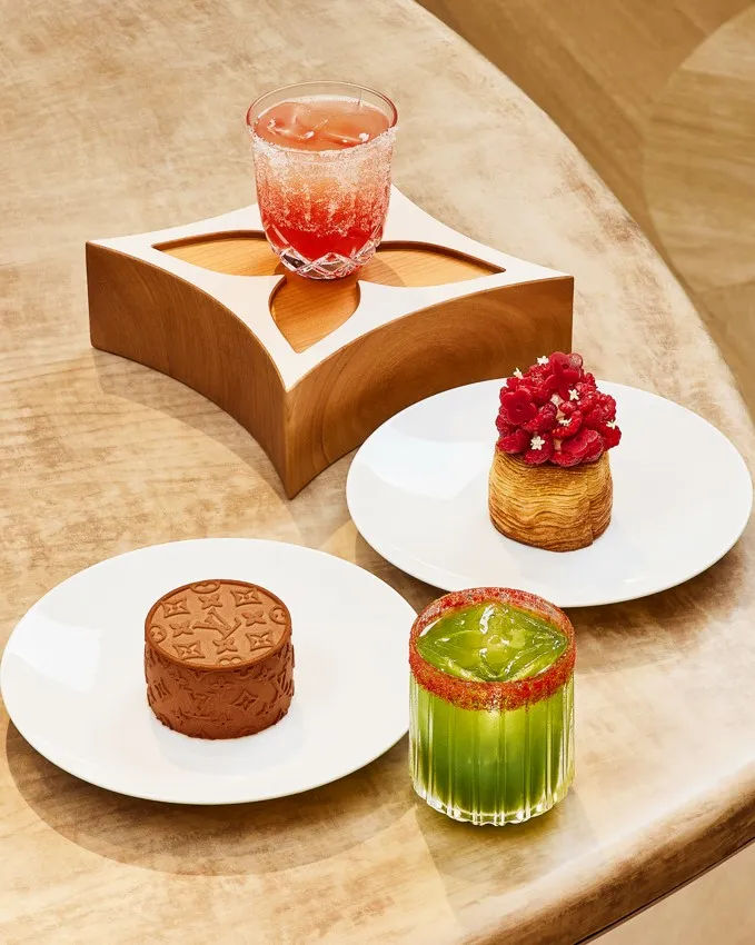 Le Café Louis Vuitton