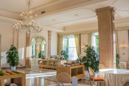 Best Luxury Hotel