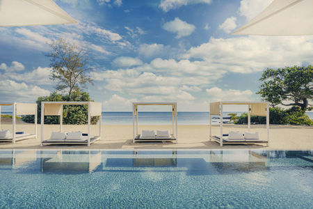 Hotel Pools