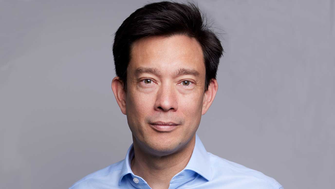 Nobel great Sir Greg Winter praises Jason Chin for Heinrich Wieland Prize success