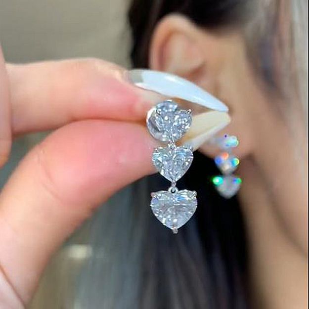 Picture of Elegant Heart Cut Women's Stud Earrings In Sterling Silver