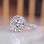 Picture of Luxurious 6 Prong Round Cut Engagement Ring In Sterling Silver